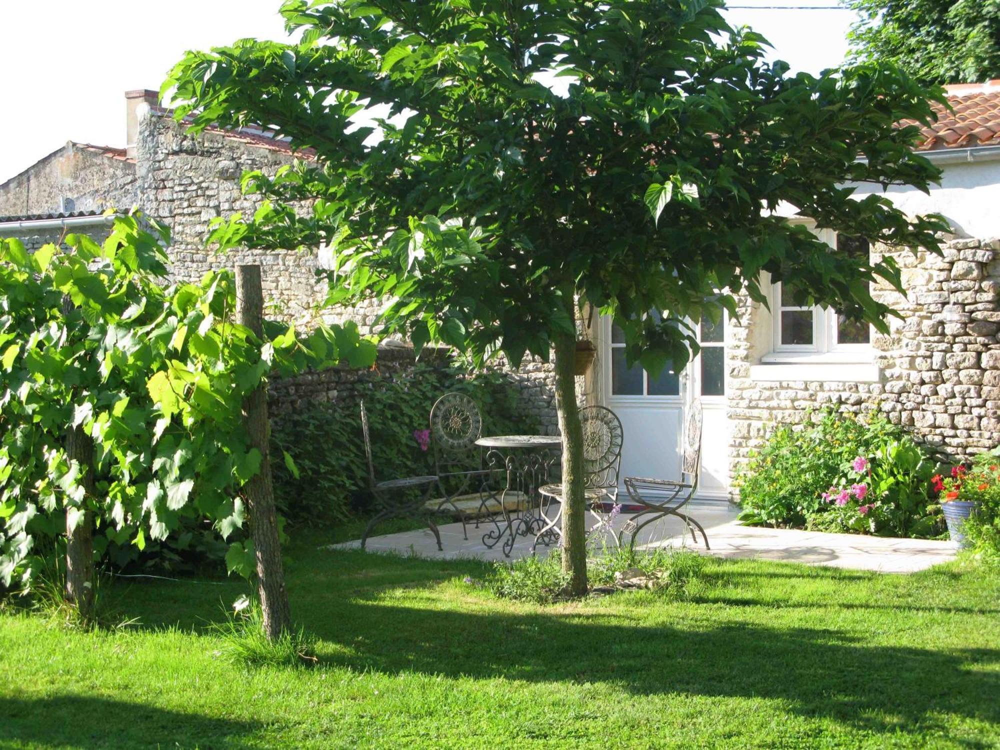 La Claverie Sainte-Radégonde-des-Noyers Exterior foto